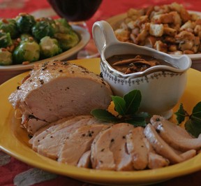For a enjoyable trouble-free holiday dinner, care must be taken from the moment you buy the groceries for preparation. (DEBRA BRASH / Victoria Times-Colonist)