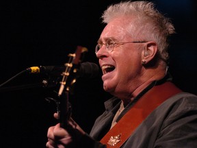Bruce Cockburn performs at the Folk Festival in Saskatchewan in 2007. (Postmedia News files)