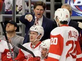 Detroit Red Wings head coach Mike Babcock talks to his team during the first period against the Chicago Blackhawks in Chicago. (AP Photo/Nam Y. Huh)