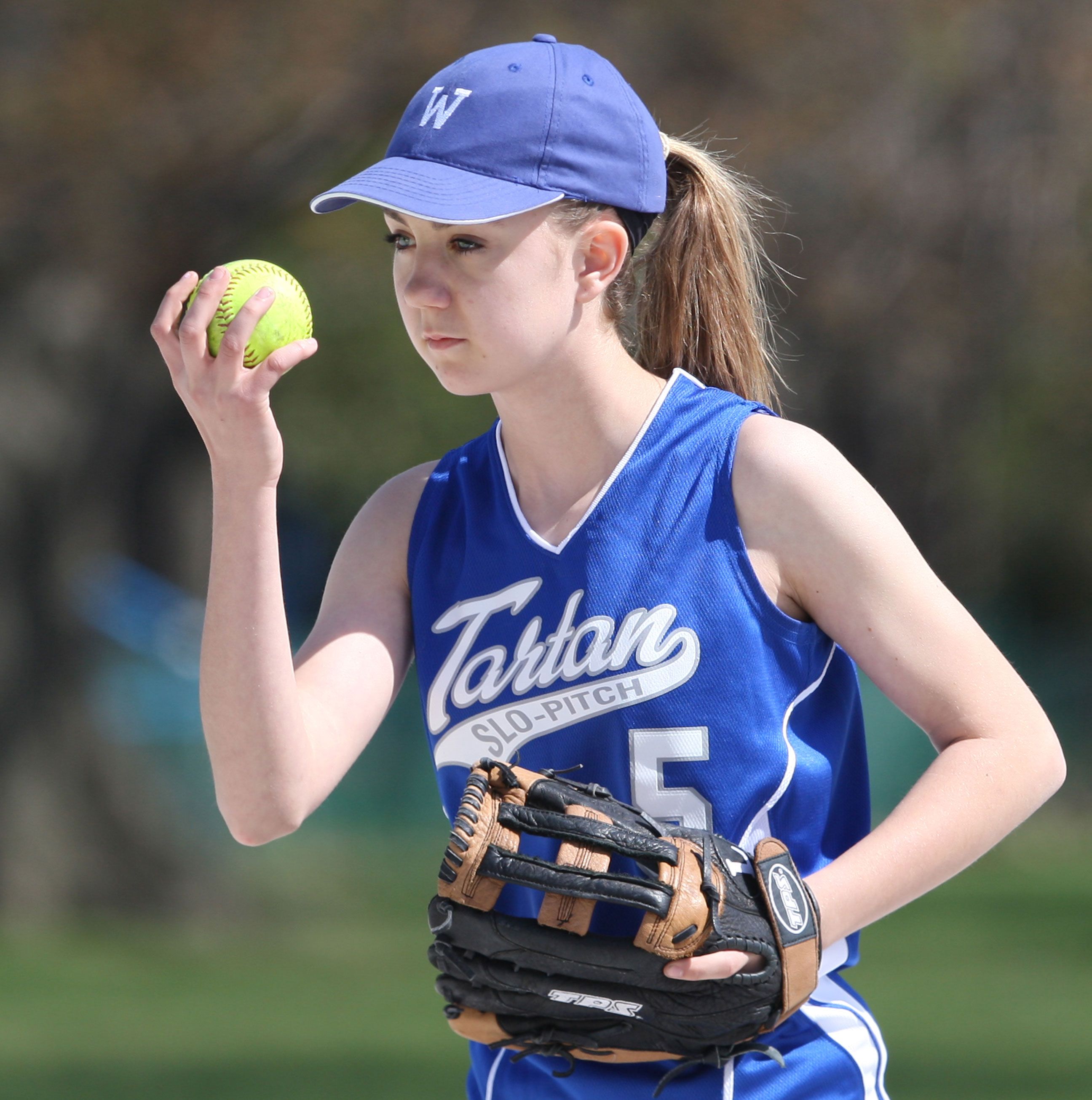 Local sports roundup Firstplace Tartans down Lajeunesse 21 Windsor