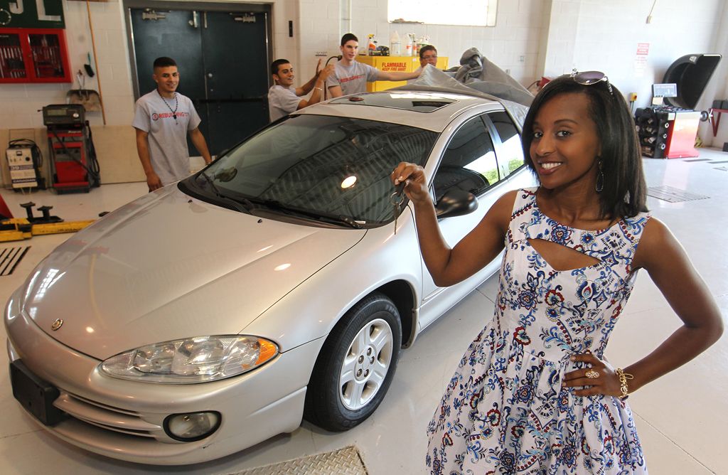 Lajeunesse students donate vehicle to single mother Windsor Star