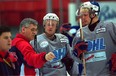 Spitfires coach Tom Webster, left, talks with forward Steve Hildenbrand, centre, during practice at Windsor Arena in 2001. (DAN JANISSE/The Windsor Star)
