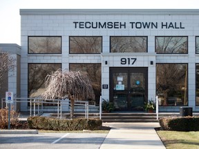 Tecumseh mayoral candidate Tony Di Millo wants a recount after electronic voting glitches, and candidates in Leamington and Kingsville are also dissatisfied with the way the system worked. (DAX MELMER/The Windsor Star)