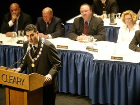 Dec. 1, 2003: Mayor Eddie Francis delivers his inaugural address to the city during the first meeting of the 2003-06 Windsor city council at Chrysler Theatre. (Windsor Star files)