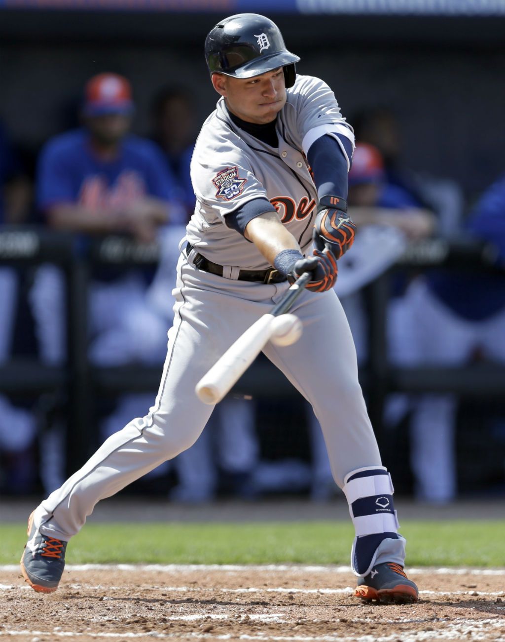 Tigers' SS Jose Iglesias has stress fractures in both legs
