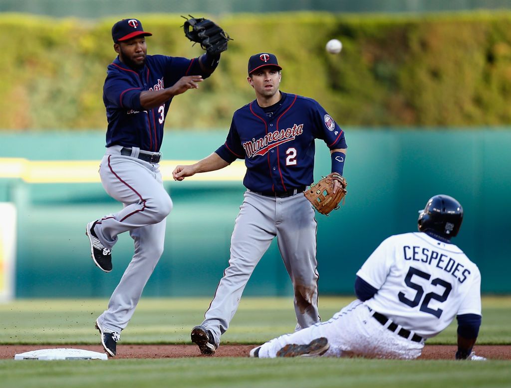 Tigers finalize deal with outfielder Torii Hunter