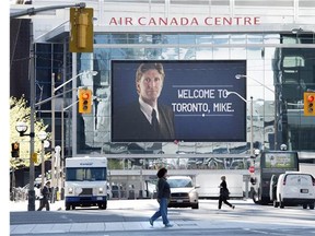A sign welcoming Mike Babcock as the new head coach of the Toronto Maple Leafs is displayed at the Air Canada Centre in Toronto on Thursday. (Darren Calabrese/CP)
