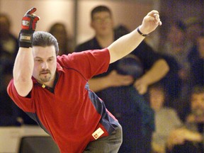 Todd Sim takes a shot during the Molson Masters in 2004. (Windsor Star files)