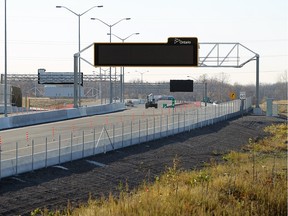 The last remaining section of the Herb Gray Parkway is seen in Windsor on Wednesday, Nov. 4, 2015. MTO officials overseeing construction said the final stretch between Labelle and Ojibway Parkway will be open before the end of November.