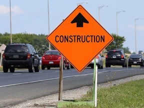 Traffic along the E.C. Row Expressway near Howard Avenue slows because of construction in this August 2015 file photo.