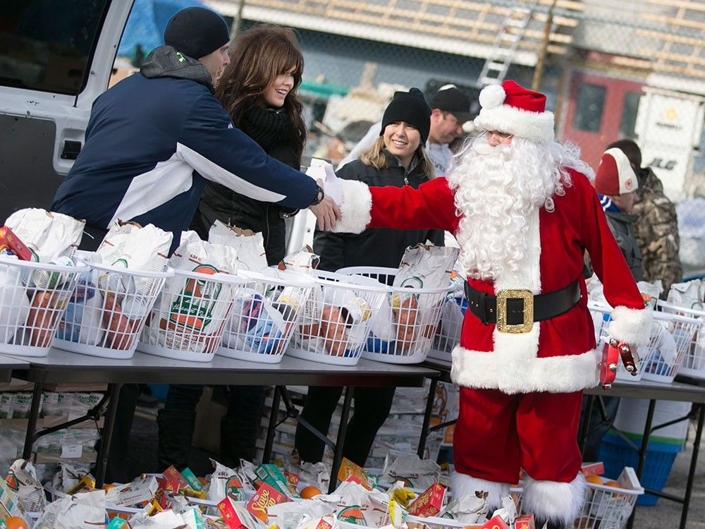 Photos Windsor realtors fill food baskets for families in need