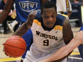 Alex Campbell netted 33 points as the Lancers advanced to the OUA final four with a 79-78 win over McMaster on Saturday, March 5, 2016.