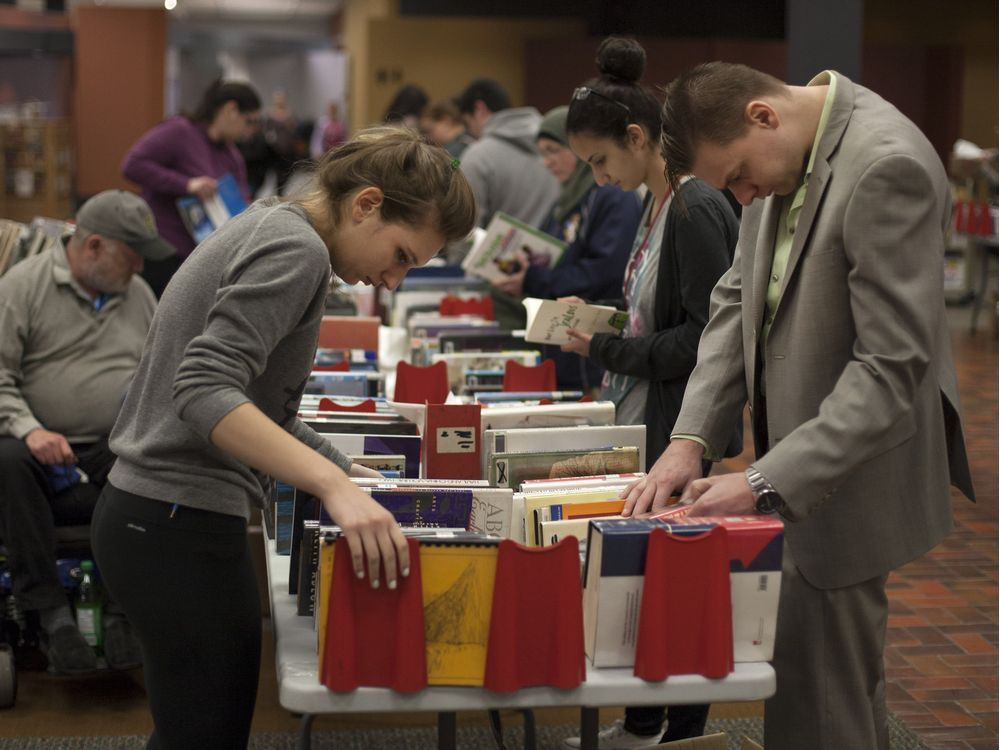 Windsor Public Library Holding Big Book And DVD Sale Windsor Star   Book Sale1 