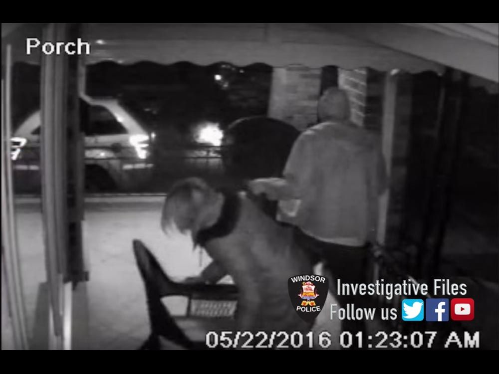 Security Camera Shows Brazen Theft Of Lawn Chairs Windsor Star