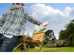 Painting outdoors in the garden with oils and acrylics. Photo by Getty Images.