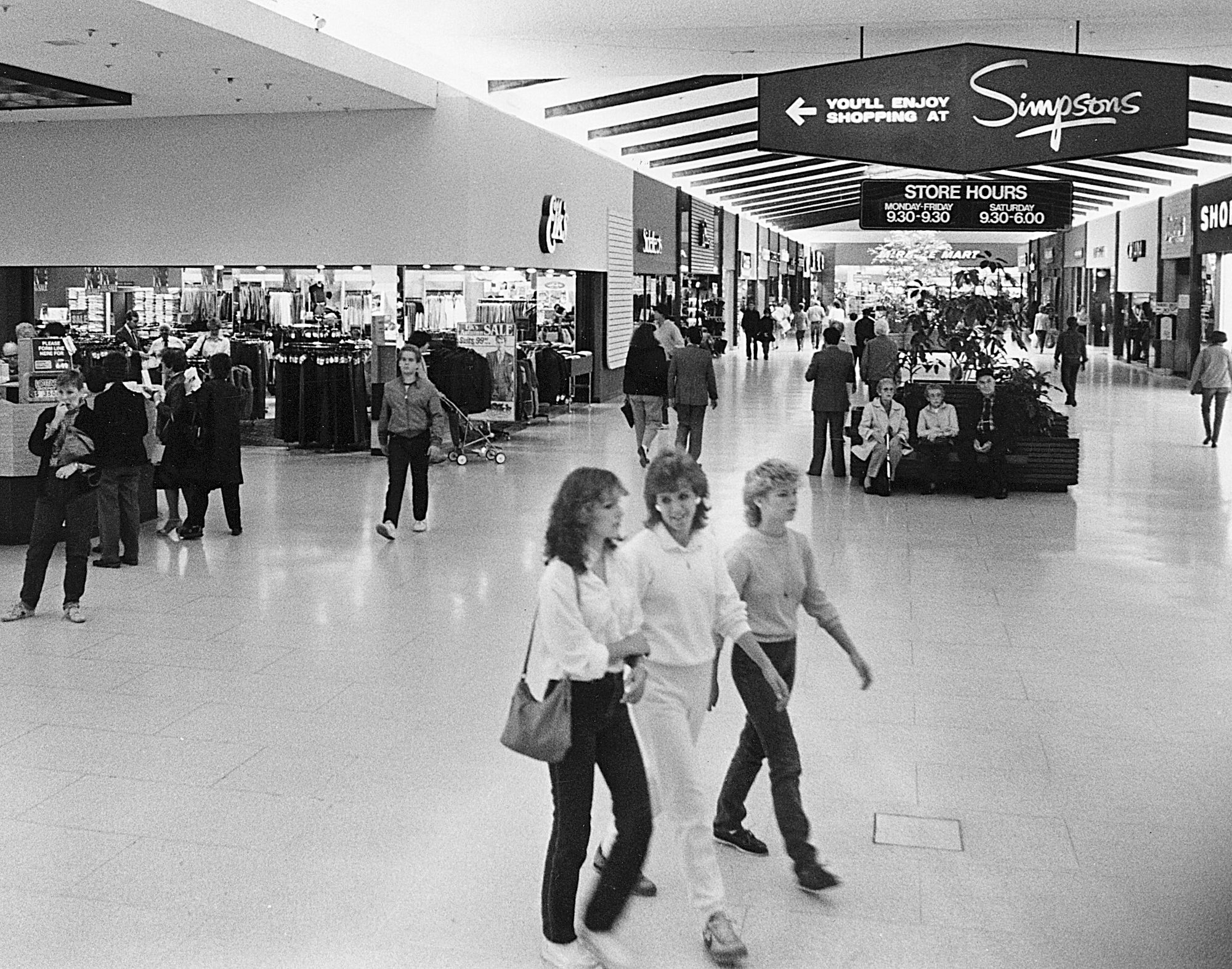 Photos Devonshire Mall Through The Years Windsor Star   Devonshire Mall 1984 Web 