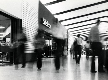 Sept. 10, 1980: Shoppers make their way through Devonshire Mall in Windsor.
Windsor Star