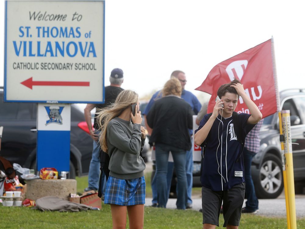 Many Villanova students sign out with teachers held up at picket