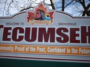 The Town of Tecumseh sign