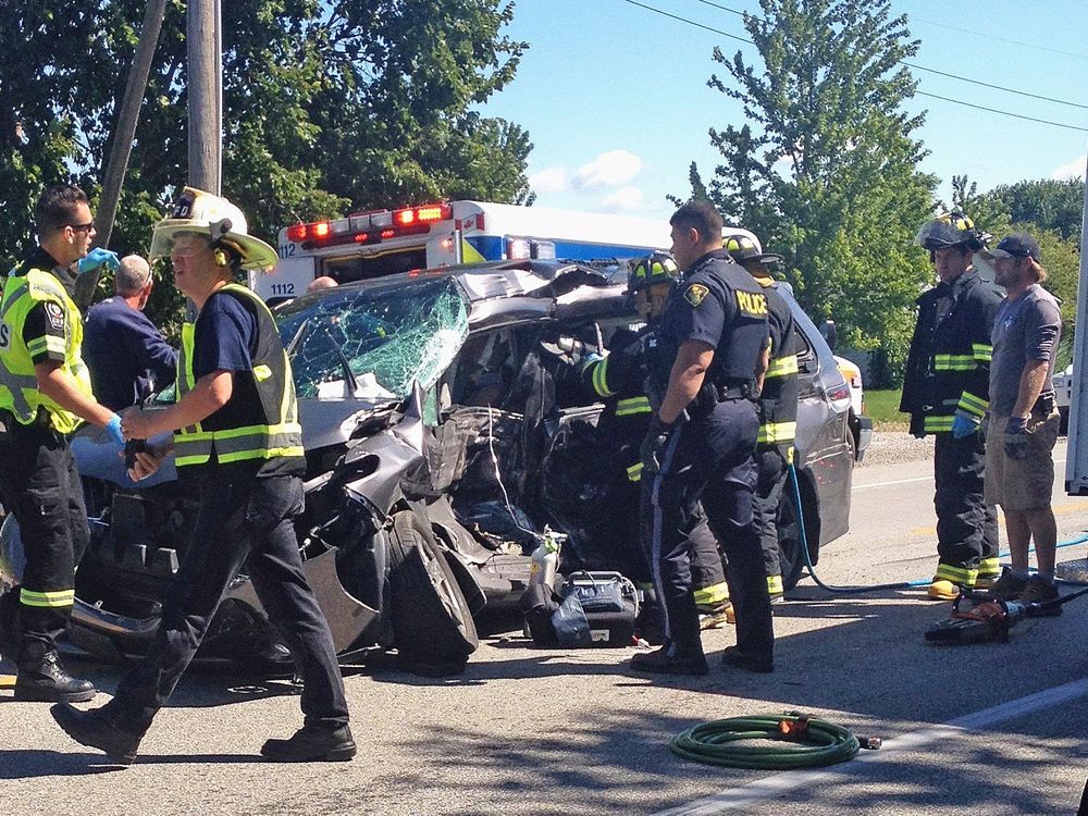 Five people hospitalized after twovehicle collision near Leamington