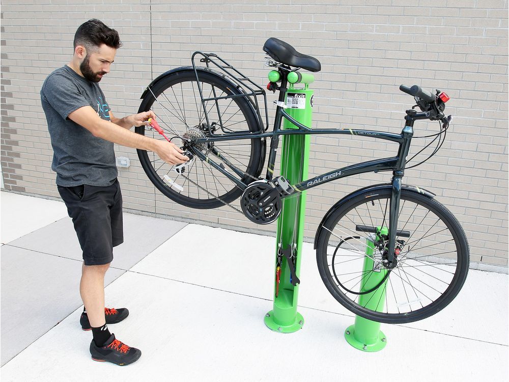 Dero bike sale fixit station