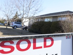 SASKATOON, SASK.; APRIL 12, 2016 -  0415 biz real estate Photo's in the 2000-2100 block of Ewart Ave. for a story in Saskatoon about brisk movement in an otherwise sluggish sales housing market, April 12, 2016 (GORD WALDNER/Saskatoon StarPhoenix)