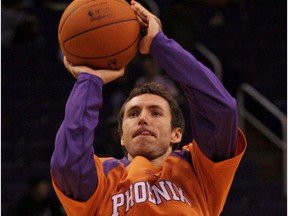 Phoenix Suns guard Steve Nash warms up prior to their NBA game against the Toronto Raptors, Dec. 19, 2006, in Phoenix. The Toronto Raptors are singing the praises of star Canadian basketball player Nash, who is expected to be named to the sport's hall of fame on Saturday.