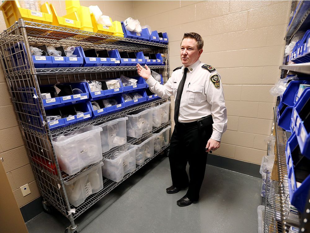 Essex-Windsor EMS unveils new Dougall Avenue base | Windsor Star Essex-Windsor EMS unveils new Dougall Avenue base | Windsor Star