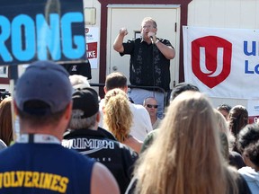 Unifor Local 444 secretary-treasurer Dave Cassidy addresses a crowd of striking Caesars Windsor employees on May 8, 2018.