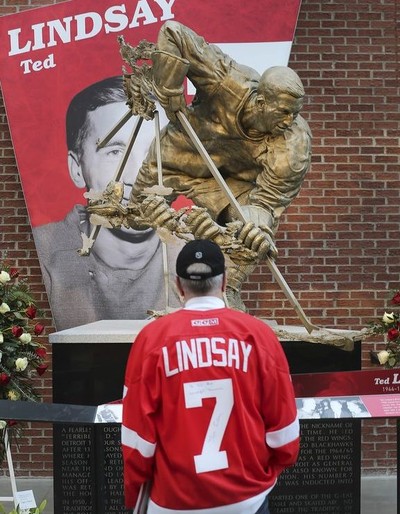 Ted Lindsay, Hall of Fame Scorer Who Powered Red Wings, Dies at 93