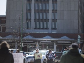 Pro-choice and anti-abortion protesters wage duelling rallies on Tecumseh Road East in front of Windsor Regional Hospital - Met Campus, March 23, 2019.