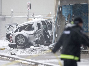 WINDSOR, ONT:. NOVEMBER 11, 2019 -- Windsor police investigate a single-vehicle collision at the corner of University Ave. West and Josephine Avenue, Monday, Nov. 11, 2019.