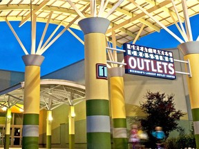 Great Lakes Crossing Outlets