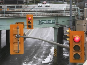 WINDSOR, ON. APRIL 30, 2020 -  Traffic lights are shown at the intersection of Wyandotte and Drouillard in Windsor, ON. on Thursday, April 30, 2020. For red light cameras story.