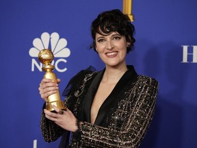 Phoebe Waller-Bridge poses backstage with her Best Performance by an Actress in a Television Series - Musical or Comedy award for "Fleabag" .