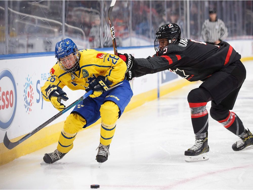 Red Wings prospect Moritz Seider scores first goal for Swedish team