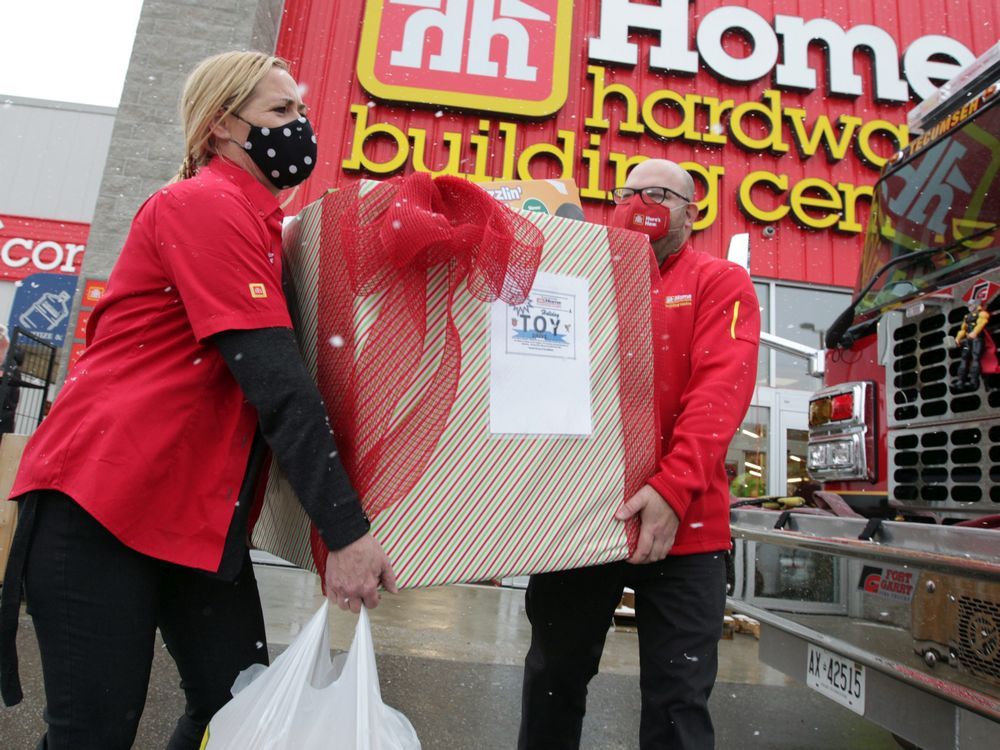 PHOTOS 5,000 worth of toys delivered to Goodfellows Toy Drive