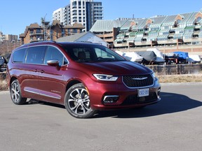 2021 Chrysler Pacifica Pinnacle 2