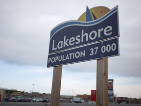 A Municipality of Lakeshore sign is pictured on County Road 22, Thursday, Dec. 31, 2020.