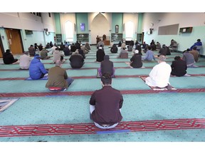 WINDSOR, ONTARIO. APRIL 16, 2021 -  Members of the local Muslim community participate in Ramadan prayers on Friday, April 16, 2021 at the Windsor Mosque.