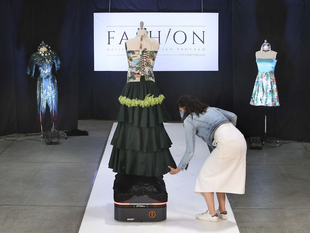 Robot struts St. Clair students' fashion designs down runway Toronto Sun