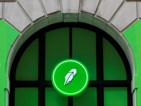 The logo of Robinhood Markets, Inc. is seen at a pop-up event on Wall Street after the company's IPO in New York City, July 29, 2021.