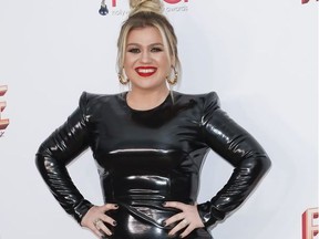 Kelly Clarkson attends the 2020 Hollywood Beauty Awards at The Taglyan Complex on February 06, 2020 in Los Angeles, California.