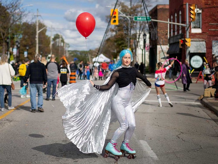  A performer from the Windsor Circus Community entertains at the west end activity hub on Sandwich Street during Open Streets Windsor 2021. Photographed Oct. 17, 2021.