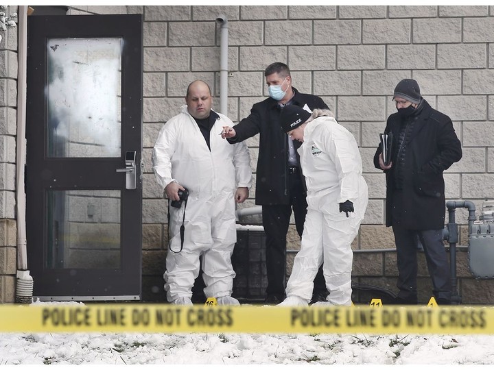  Windsor Police officers are shown at the Lexington Inn & Suites hotel in Windsor on Sunday, November 28, 2021.