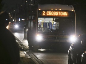 WINDSOR , ONTARIO. NOVEMBER 30, 2021 -  A Transit Windsor bus approaches a stop on Lauzon Road on Tuesday, November 30, 2021.