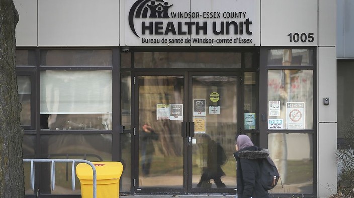 Health unit reports 500 new 'high risk' COVID cases in Windsor-Essex