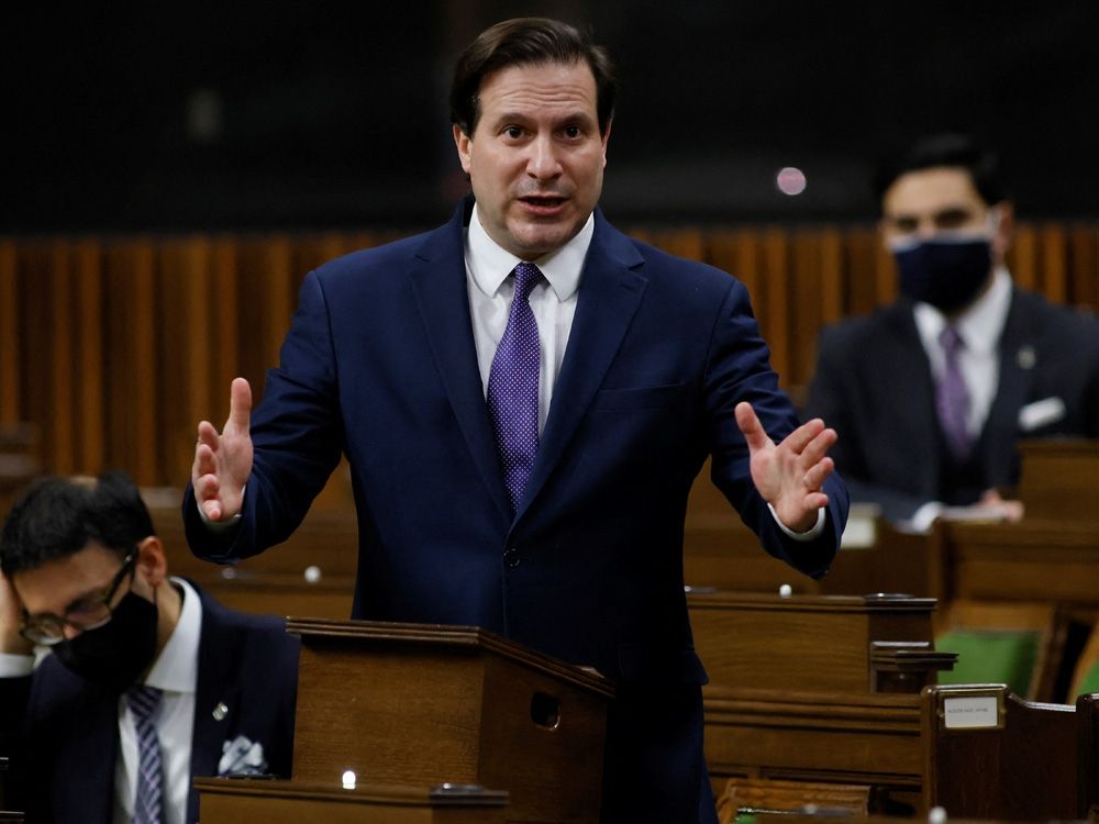 Federal Safety Minister Speaks To Windsor Law Enforcement During Local 