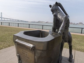 Billy Coat Spring - Dublin Goat Fountain, wtorek, 5 kwietnia 2022 r. w Centennial Park.