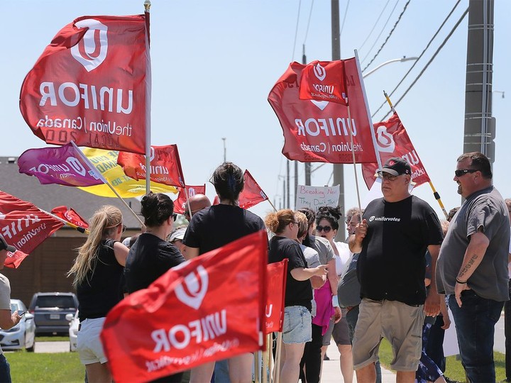  Long-term care workers held protest rallies across Ontario on Monday, with Unifor members also demonstrating in front of the Banwell Gardens Care Centre in Windsor on May 30, 2022. Protesters called for a repeal of the “shameful” Bill 124 what restricts workers in non-profit long-term care homes to one-per-cent annual pay hikes.